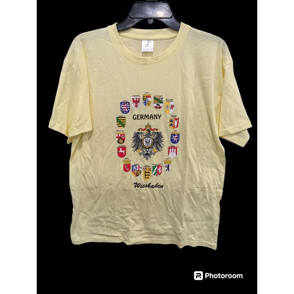T-shirt Deutschland Germany Size Medium Wiesbaden Tourist Shirt Yellow